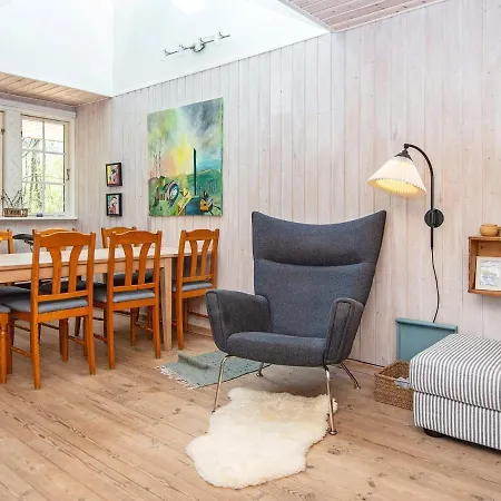 6 Person Holiday In