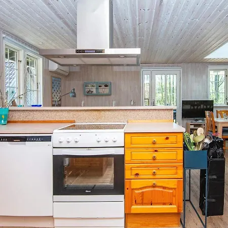 6 Person Holiday In *